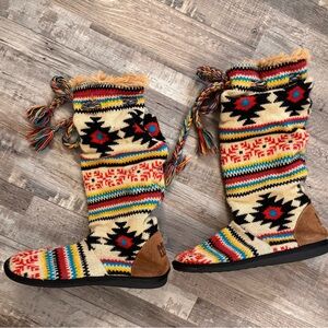 Muk Luks Slipper Boots Women’s Size 9 Tribal Knit Faux Fur Lined Like New